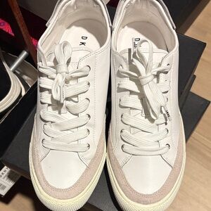 DKNY White Sneakers with Suede accent / identical to Rag & Bone style